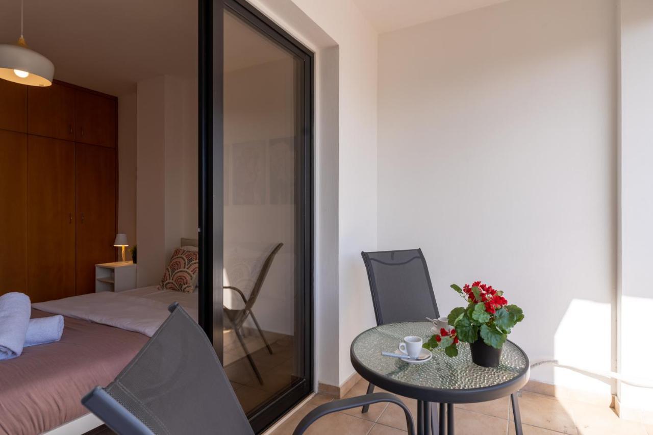 Polyn 1- Bedroom Apartment In Larnaca Dış mekan fotoğraf