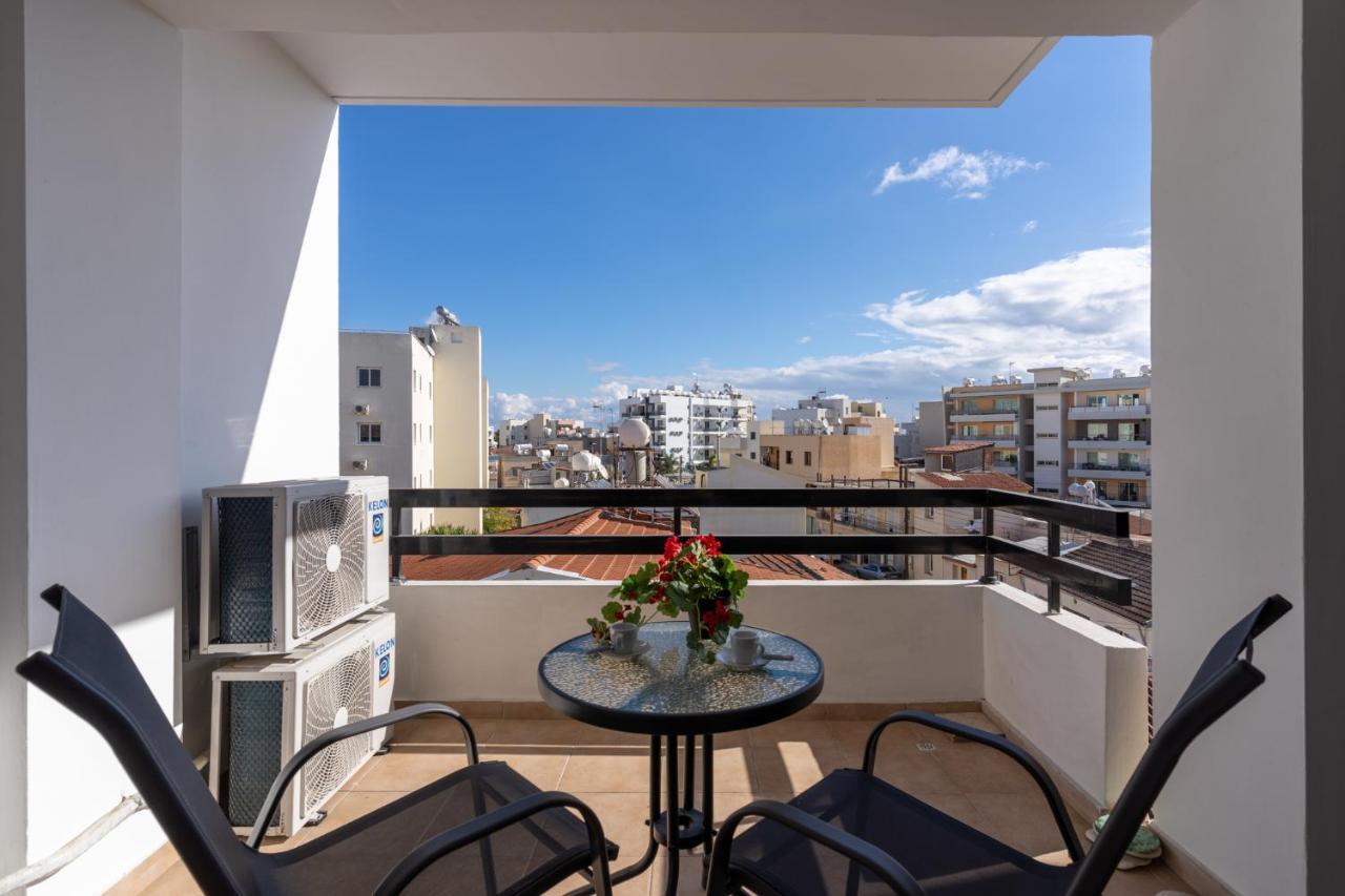 Polyn 1- Bedroom Apartment In Larnaca Dış mekan fotoğraf