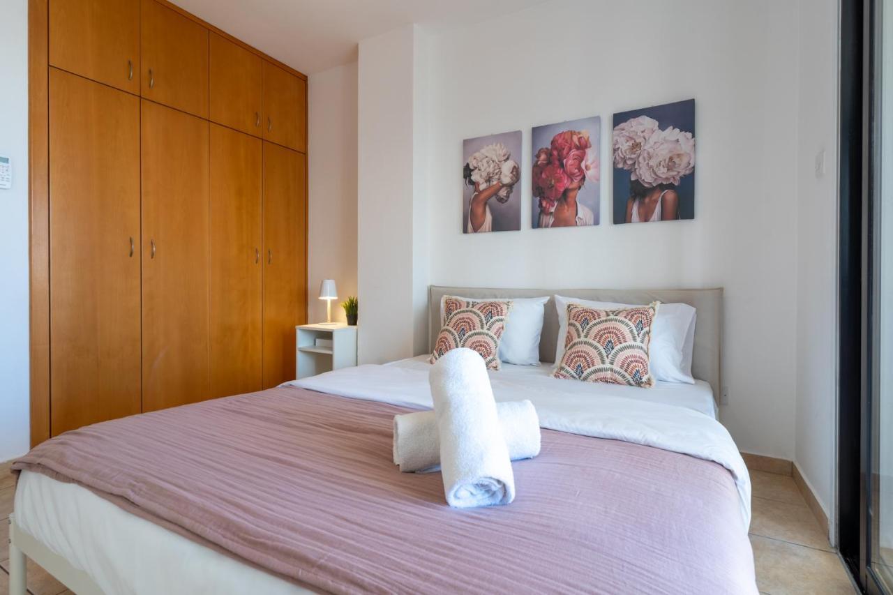 Polyn 1- Bedroom Apartment In Larnaca Dış mekan fotoğraf